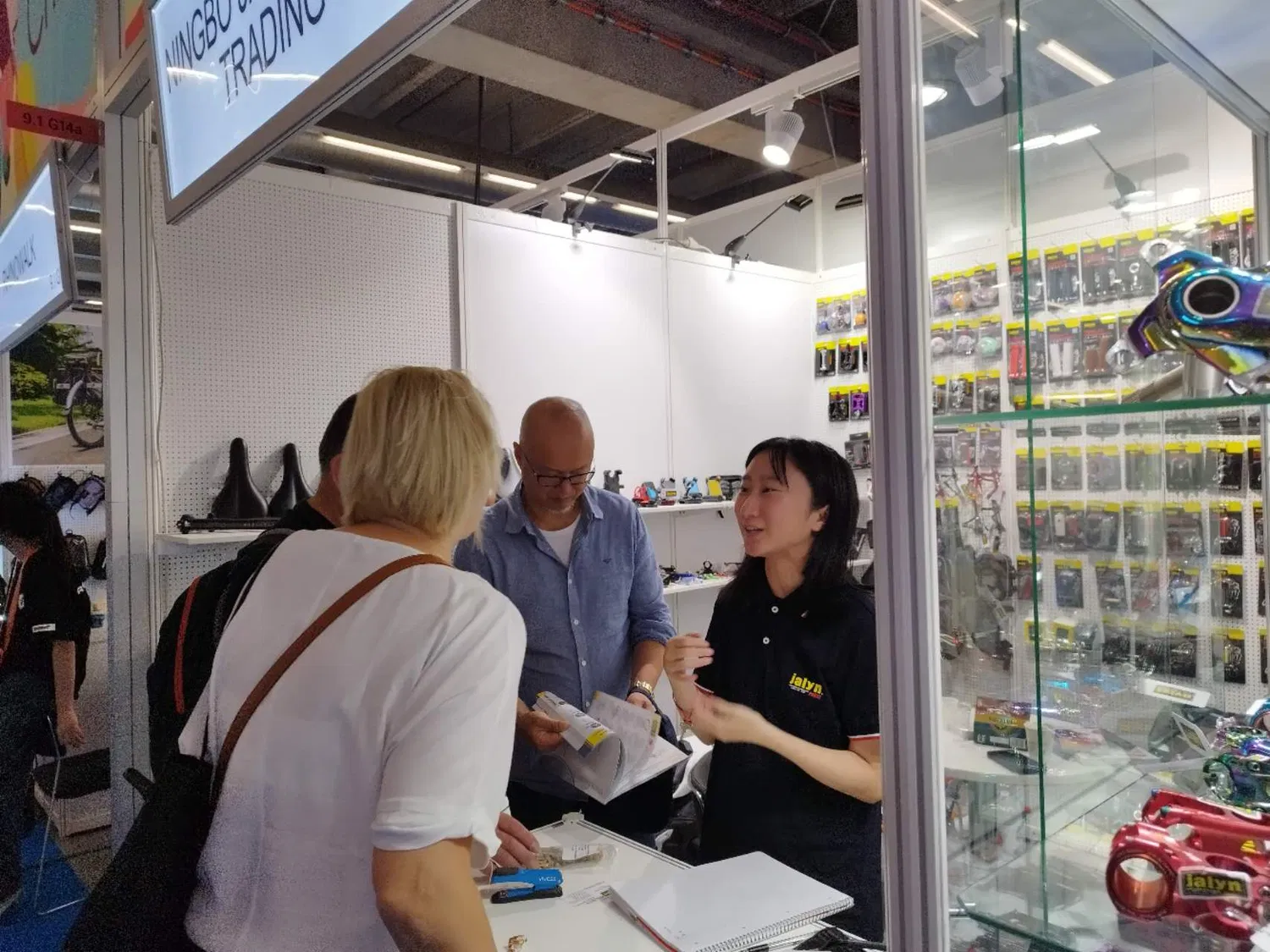 Bicycle Parts Front Carbon Fiber Fork26" (Dia: 28.6mm*39.8mm)